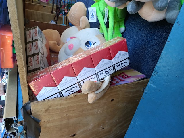 Kermiskraam, prijzenpaleis, touwtje trekken, 1982 - afbeelding 18 van  44