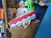 Kermiskraam, prijzenpaleis, touwtje trekken, 1982 - afbeelding 18 van  44