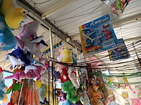 Kermiskraam, prijzenpaleis, touwtje trekken, 1982 - afbeelding 21 van  44