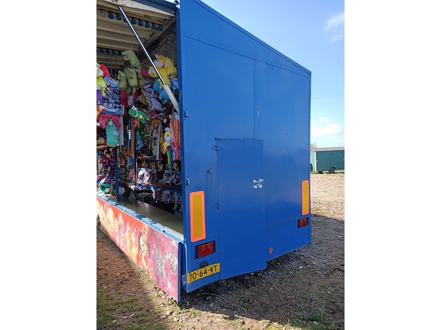 Kermiskraam, prijzenpaleis, touwtje trekken, 1982 - afbeelding 27 van  44