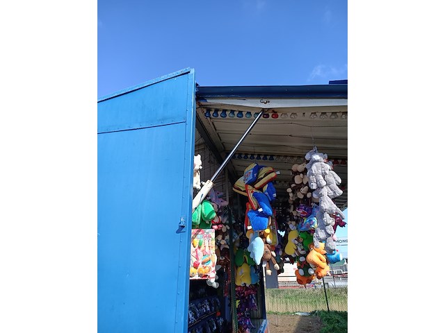 Kermiskraam, prijzenpaleis, touwtje trekken, 1982 - afbeelding 31 van  44