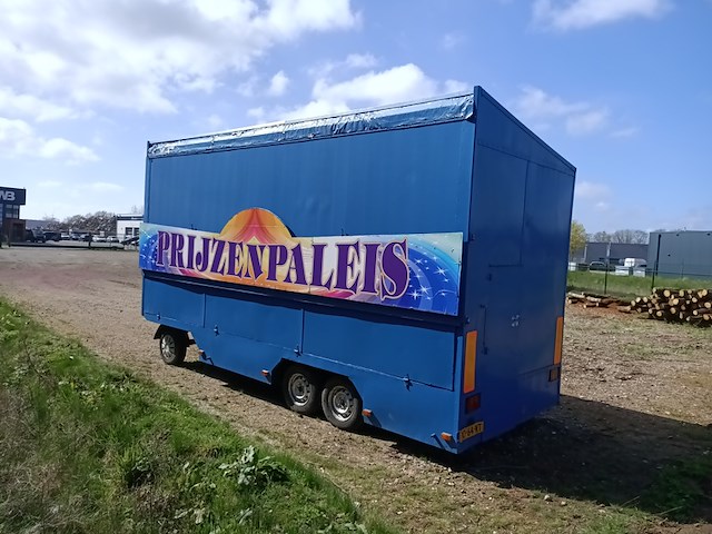 Kermiskraam, prijzenpaleis, touwtje trekken, 1982 - afbeelding 35 van  44