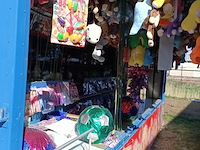 Kermiskraam, prijzenpaleis, touwtje trekken, 1982 - afbeelding 42 van  44