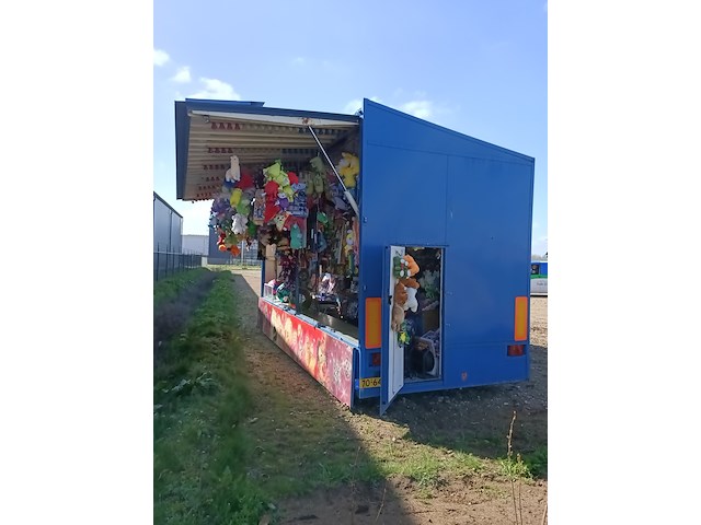 Kermiskraam, prijzenpaleis, touwtje trekken, 1982 - afbeelding 43 van  44