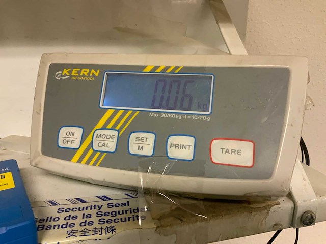 Kern de60k10dl digitale precisieweegschaal - afbeelding 4 van  5