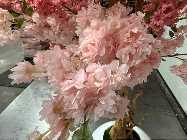 Kersen bloesem kunstboom met pot - afbeelding 2 van  16