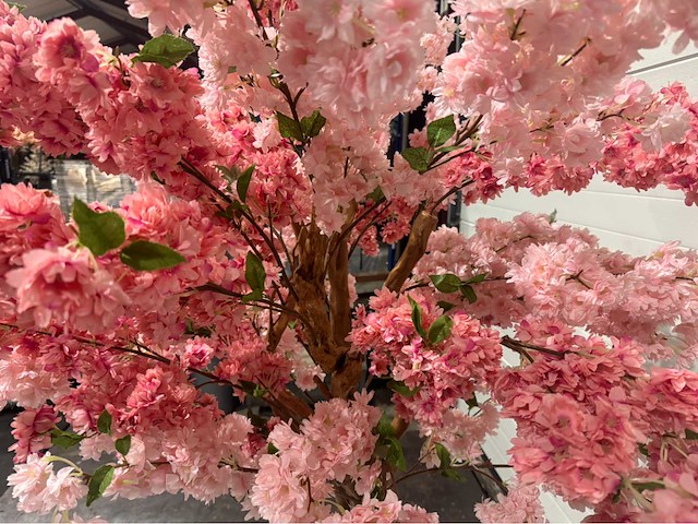 Kersen bloesem kunstboom met pot - afbeelding 6 van  16