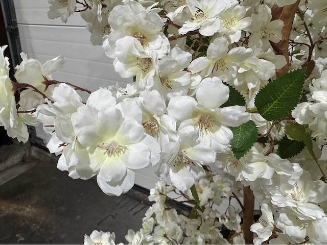 Kersen bloesem kunstboom met pot - afbeelding 4 van  13