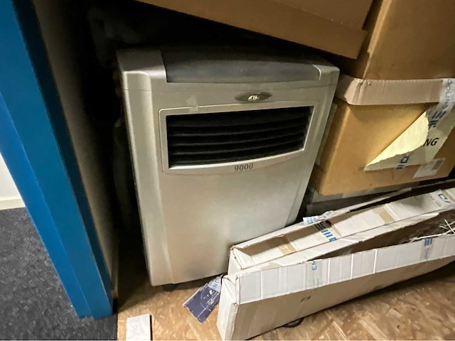 Kerst decoratie en airco - afbeelding 3 van  3