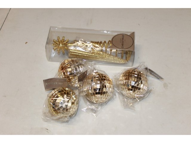 Kerstballen 4x gold en piek 1x - afbeelding 5 van  7