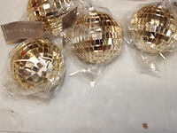 Kerstballen 4x gold en piek 1x - afbeelding 7 van  7