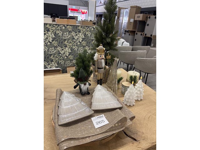 Kerstbomen, led-kaarsen en onderzetters. - afbeelding 2 van  2