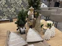 Kerstbomen, led-kaarsen en onderzetters. - afbeelding 2 van  2