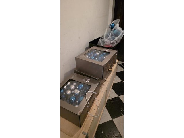 Kerstboom, kunstboom met verlichting - afbeelding 1 van  3