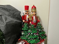 Kerstboom met verlichting en versieringen - afbeelding 4 van  10