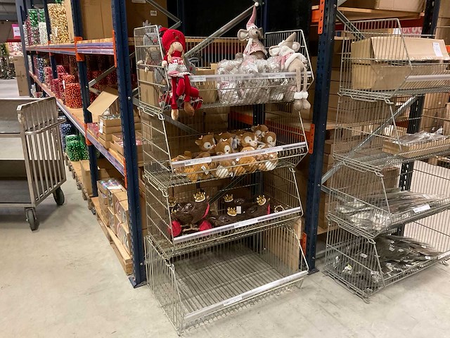 Kerstknuffels en plantenbakjes - afbeelding 1 van  8