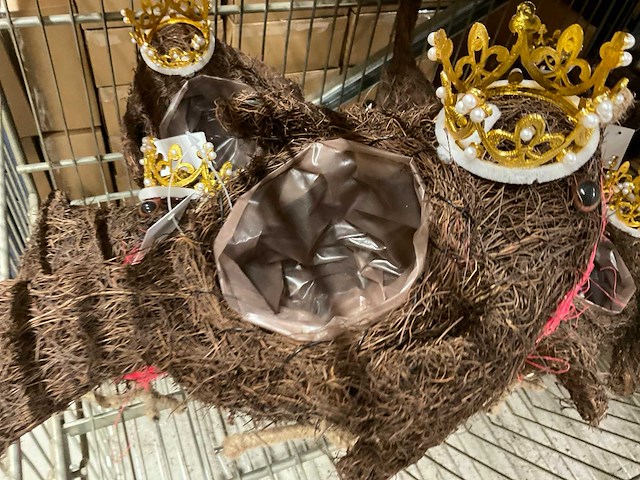 Kerstknuffels en plantenbakjes - afbeelding 8 van  8