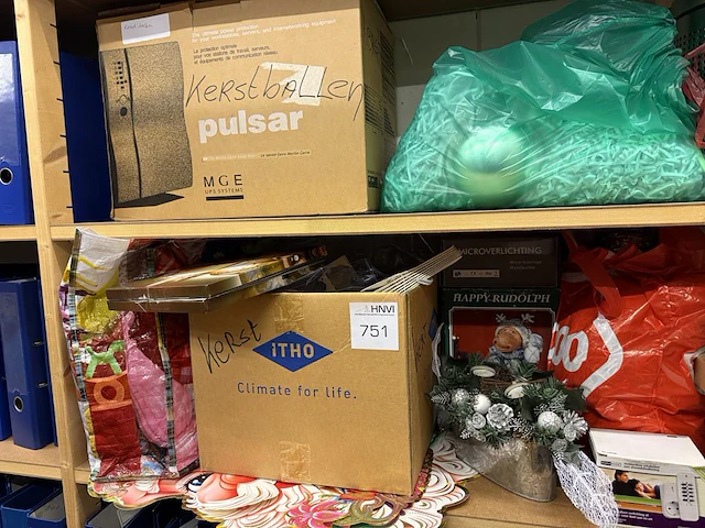 Kerstproducten w.o. ballen, slingers en schilderijtjes - afbeelding 3 van  3