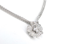 Ketting met diamanten in bloemvorm - afbeelding 3 van  9