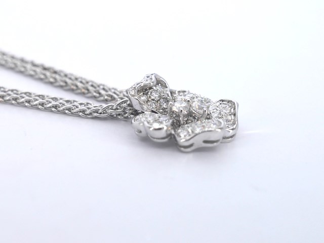 Ketting met diamanten in bloemvorm - afbeelding 5 van  9