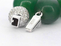 Ketting met jade edelsteen en een diamanten sluiting - afbeelding 8 van  8