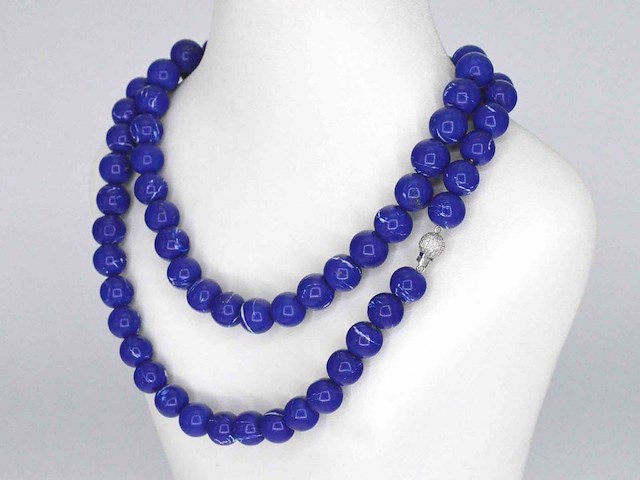 Ketting met lapis lazuli edelsteen en een diamanten sluiting - afbeelding 1 van  10