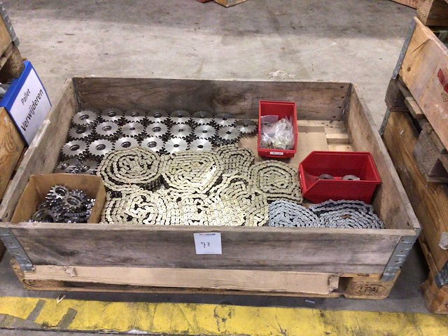 Kettingen en loopwielen - afbeelding 1 van  3