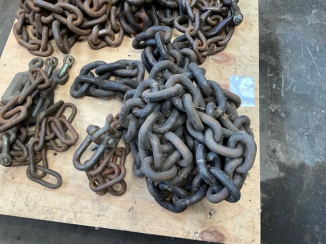 Kettingen - afbeelding 2 van  4