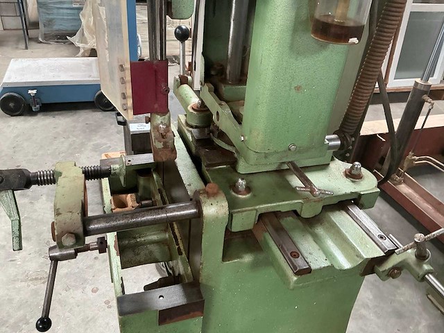 Kettingfreesmachine - afbeelding 7 van  10