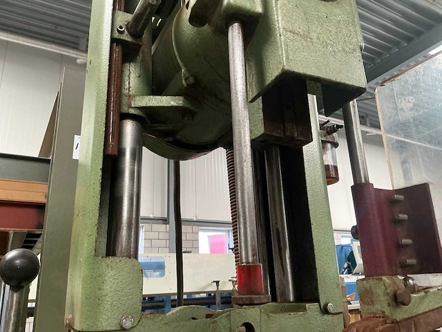 Kettingfreesmachine - afbeelding 10 van  10