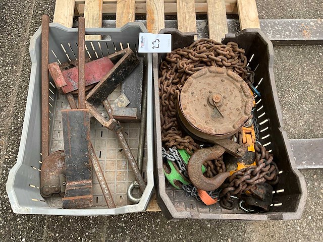 Kettingtakel en divers - afbeelding 1 van  2