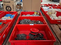 Kettingtakel met diverse stukken ketting