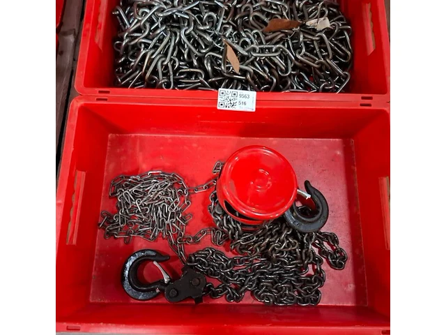 Kettingtakel met diverse stukken ketting - afbeelding 2 van  8