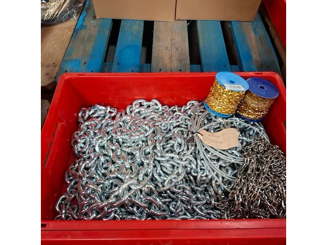 Kettingtakel met diverse stukken ketting - afbeelding 5 van  8