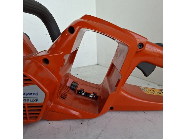 Kettingzaag - 35cm - accu (incl. accu set) husqvarna, 536lixp, bouwjaar 2018 - afbeelding 4 van  6