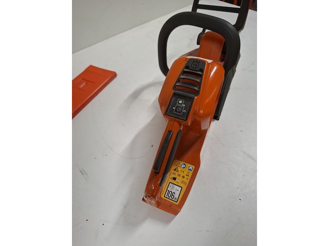 Kettingzaag - 35cm inclusief accupakket (2 accu's en lader) husqvarna, 535ixp, bouwjaar 2019 - afbeelding 12 van  14