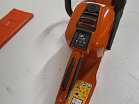 Kettingzaag - 35cm inclusief accupakket (2 accu's en lader) husqvarna, 535ixp, bouwjaar 2019 - afbeelding 12 van  14
