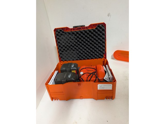 Kettingzaag - 35cm inclusief accupakket (2 accu's en lader) husqvarna, 535ixp, bouwjaar 2019 - afbeelding 13 van  14