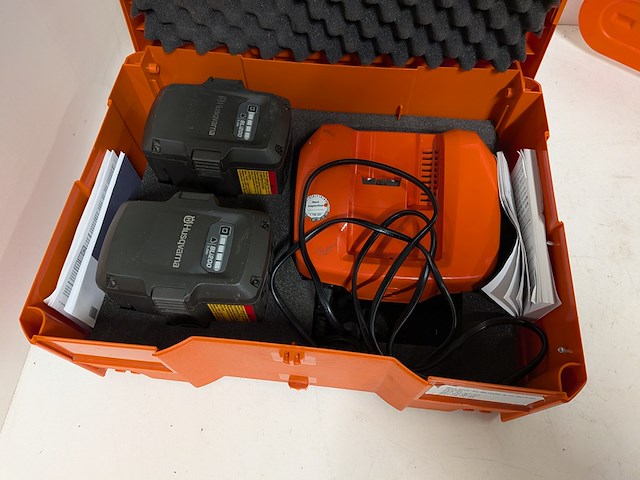 Kettingzaag - 35cm inclusief accupakket (2 accu's en lader) husqvarna, 535ixp, bouwjaar 2019 - afbeelding 14 van  14