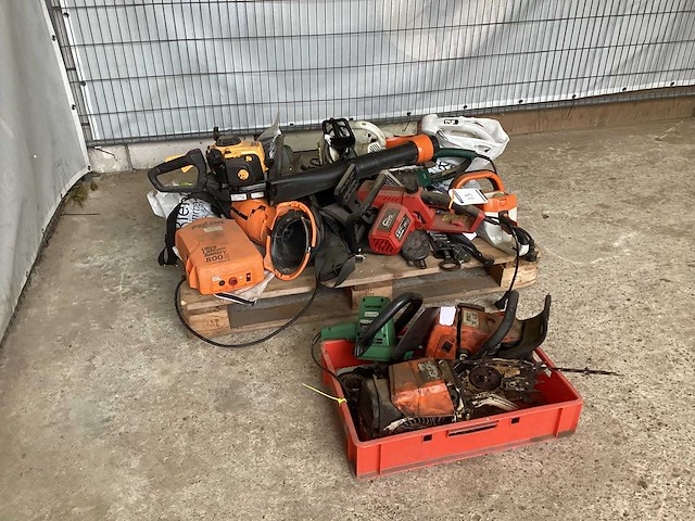 Kettingzaag - afbeelding 1 van  9