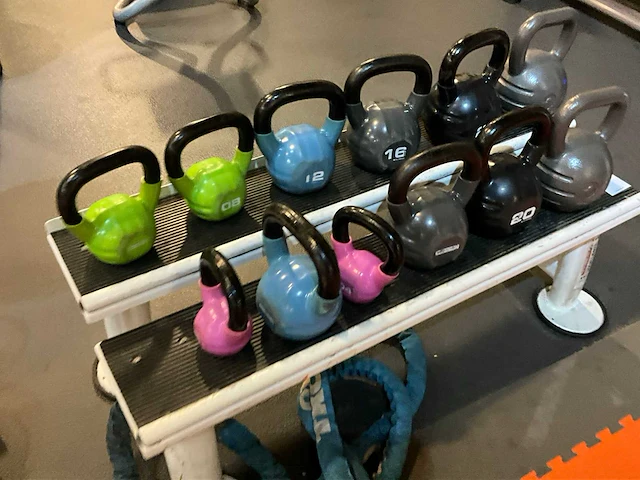 Kettlebell set met bank - afbeelding 3 van  4