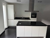 Keuken + eiland met apparatuur
