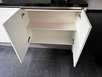 Keuken + eiland met apparatuur - afbeelding 16 van  27