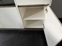 Keuken + eiland met apparatuur - afbeelding 26 van  27