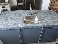 Keuken + eiland met apparatuur - afbeelding 6 van  23
