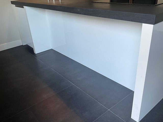 Keuken met aeg apparatuur - afbeelding 11 van  44