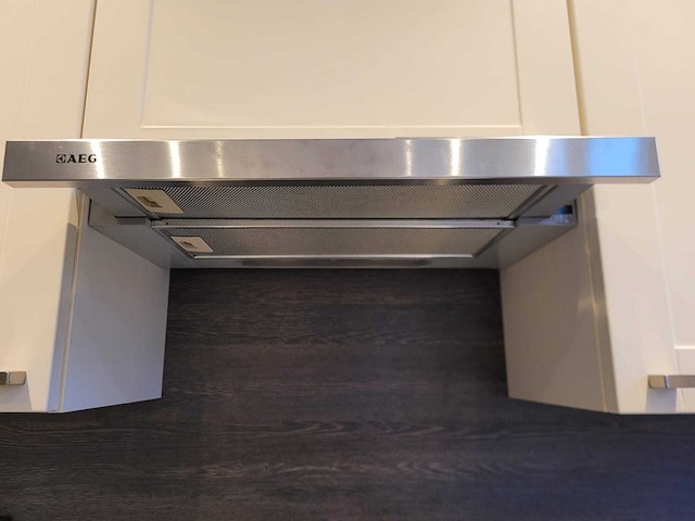 Keuken met aeg apparatuur - afbeelding 3 van  17