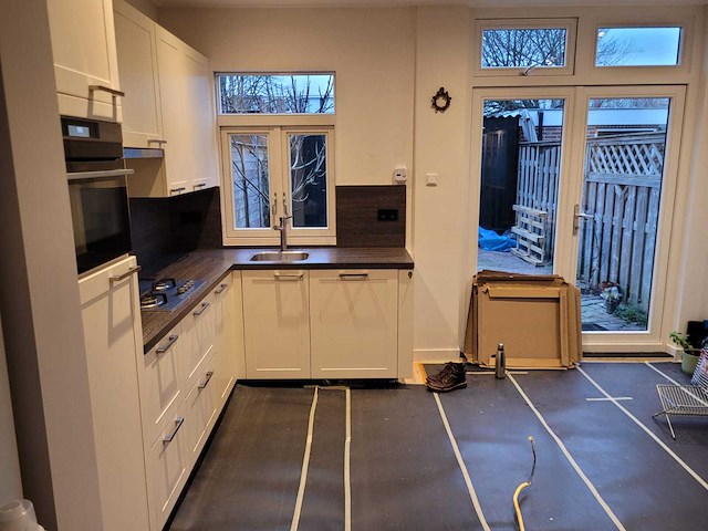 Keuken met aeg apparatuur - afbeelding 10 van  17