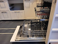 Keuken met aeg apparatuur - afbeelding 14 van  17