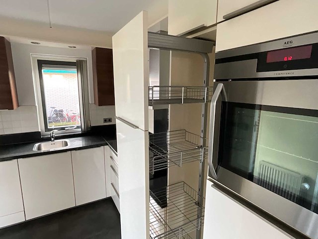 Keuken met aeg apparatuur - afbeelding 2 van  43